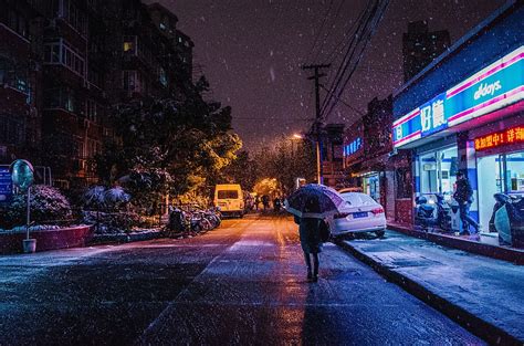 504993 4928x3264 lights, snowing, street, neon, umbrella, walking, blue, snow, winter, cold ...