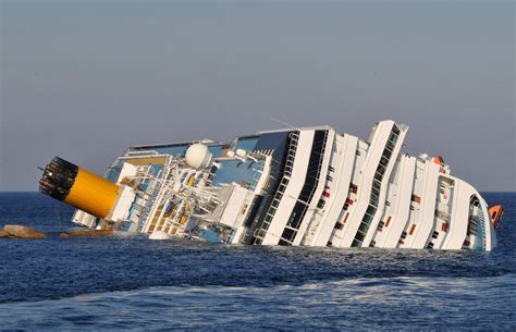 Updated: Cruise Ship Runs Aground then Capsizes Off Coast of Italy ...