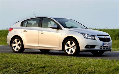 2011 Chevrolet Cruze Hatchback - Wallpapers and HD Images | Car Pixel