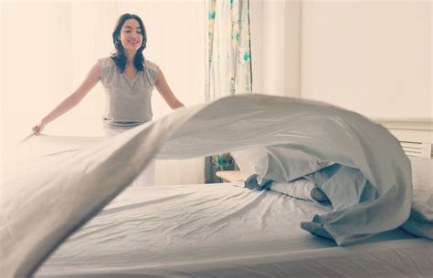 Bed-Making Mistakes - How To Make A Bed Properly