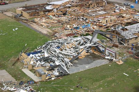 Greensburg Tornado - Photo 8 - CBS News