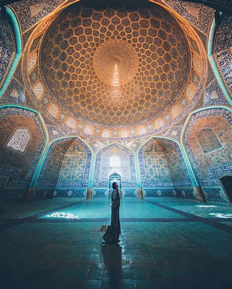 Islamic architecture and symmetry of Iran's mosque. : r/oddlysatisfying