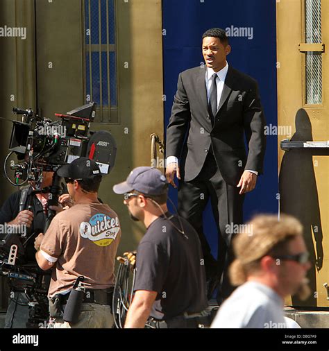 Will Smith shooting on location for MIB III (Men In Black 3) at Battery ...