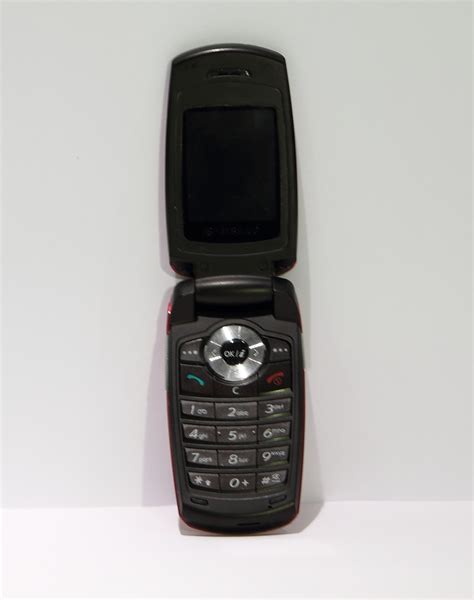 File:Samsung mobile phone open.jpg - Wikimedia Commons