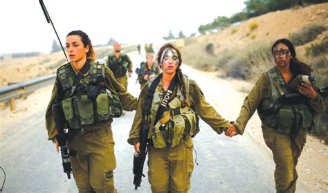 Women in combat: IDF soldiers on guard over Passover - Israel News - The Jerusalem Post