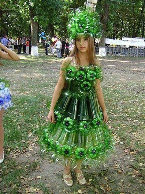 Costumes Made with Recycled Material | Upcycle Art | Disfraz con material reciclado, Vestido con ...