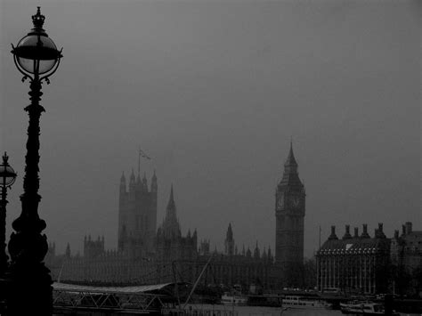 Foggy London Wallpapers - Top Free Foggy London Backgrounds - WallpaperAccess