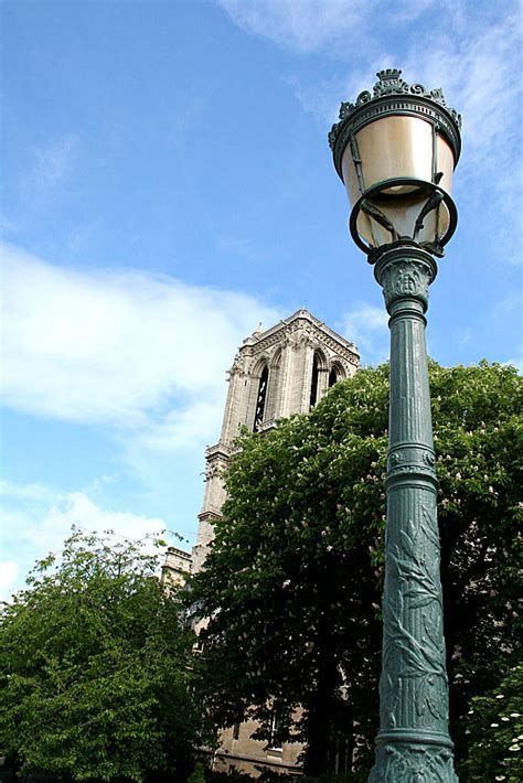 Lamp post at the Notre Dame | Lamp post near the Notre Dame … | Flickr