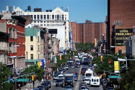 NYC: Harlem's 125th Street editorial image. Image of building - 20728305