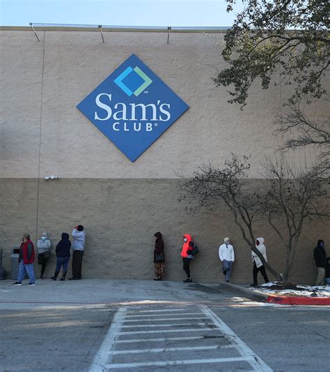 Sam's Club Christmas Eve & Day 2021 Hours Are Shorter Than usual