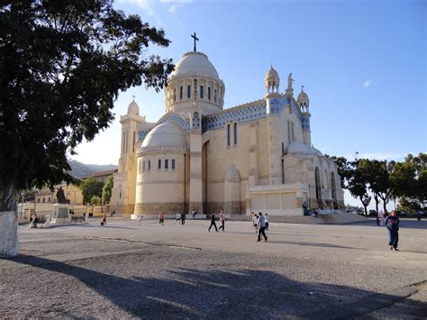 Church Sanctuary in Algiers, Algeria image - Free stock photo - Public Domain photo - CC0 Images