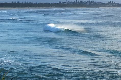 Yamba Detailed Surf Report, Surf Photos, Live Winds, Tides and Weather ...