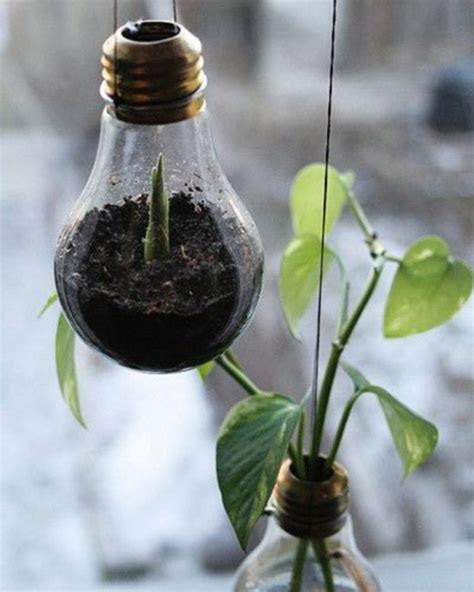 56 Bright Ideas to Recycle Old Light Bulbs - Matchness.com