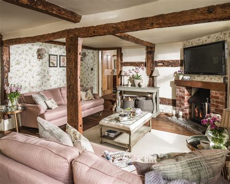 This idyllic Cotswold cottage is the perfect staycation for 2021 | Country cottage interiors ...