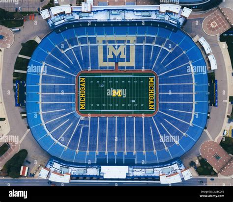 Aerial michigan football stadium hi-res stock photography and images - Alamy