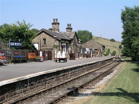 Oakworth Station, Keighley & Worth... © Alan Fleming cc-by-sa/2.0 ...