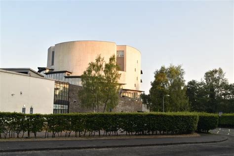 Sea Life Centre © N Chadwick cc-by-sa/2.0 :: Geograph Britain and Ireland