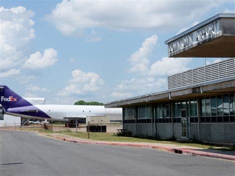 Hangar tenant says Shreveport airports' hangar policies are bad business