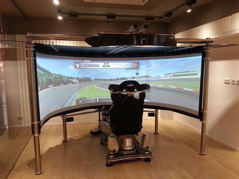 Large Curved Projection Screen for Flight Simulator System