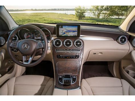 2019 Mercedes-Benz GLC-Class: 166 Interior Photos | U.S. News & World Report