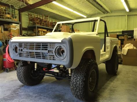 66-77 Ford Bronco Custom 4x4, lifted, new body, chassis complete, many ...