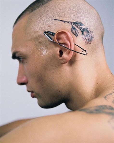 trendy shaved haircuts with tattoo on head for men | Tatuajes en la ...