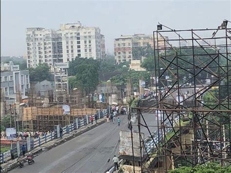 Kolkata bridge collapse: One killed, several injured as bridge in busy Kolkata Majerhat ...