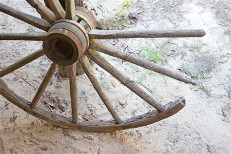 Broken wagon wheel stock photo. Image of antique, wagon - 2271316