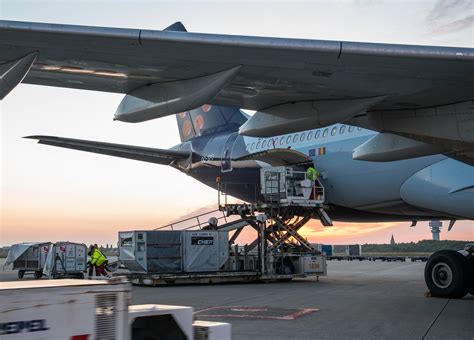 IATA calls on governments to support air cargo operations | United States Supply Chain ...