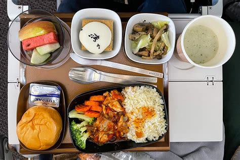 Review: Starlux A330neo Economy Class from Taipei to Tokyo Narita - KN Aviation