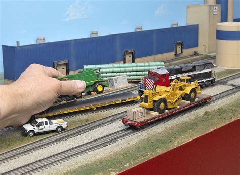 Easy project: Swapping loads on flatcar models | ModelRailroader.com