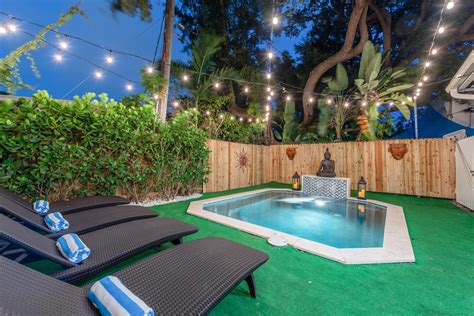 20 BEST Airbnbs in Miami (Unique Homes & Luxury Penthouses)