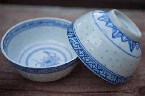 Blue & White Rice Pattern Chinese Porcelain Bowls Dessert