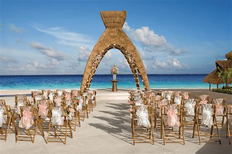 The Complete Guide to Dreams Riviera Cancun Weddings - Hola Weddings