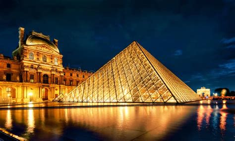 The Louvre Museum at Night in Paris Editorial Photo - Image of mirror ...