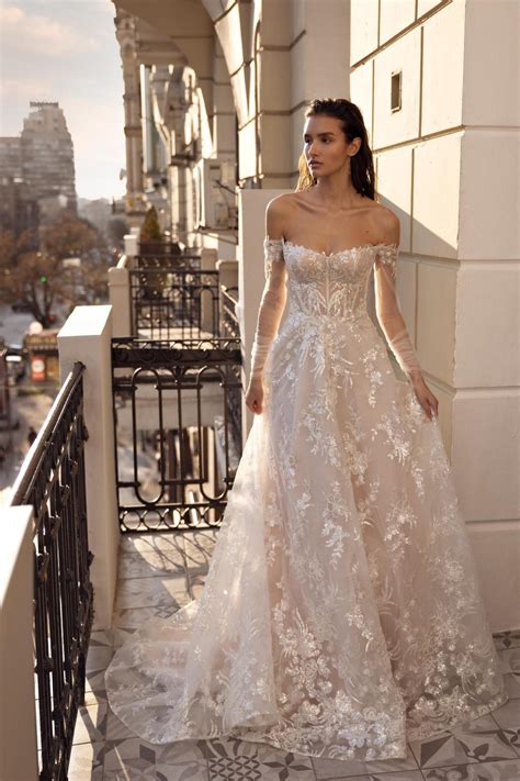 Designer Bridal Dress | Wedding dress 22-028 at Ricca Sposa Kansas City