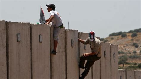 17 Best images about US Mexico Border fence on Pinterest | Gaza strip ...