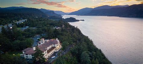 Amazing Columbia River and Gorge National Scenic Area View! | Columbia gorge hotel wedding ...