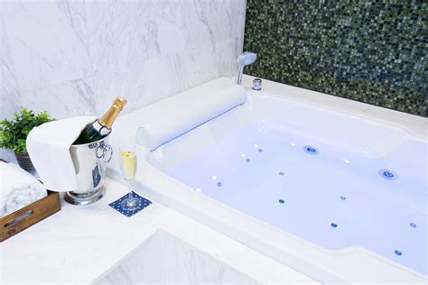 7 TOP Hotels in Dayton with a Jacuzzi in the Room (for 2024)