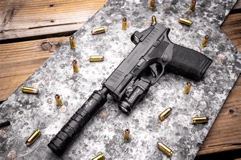 First Look: Threaded Barrel Hellcat Pro 9mm By: Jeremy Tremp - Global ...