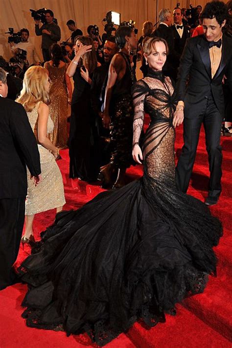 Christina Ricci in Zac Posen at the 2011 Met Gala | Met gala, Zac posen ...