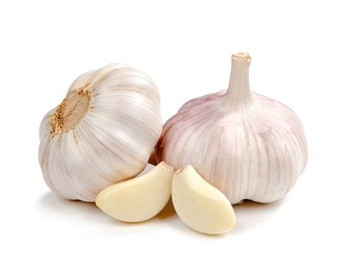 15 Interesting Benefits of Garlic (Bawang) - Plants and Pillars