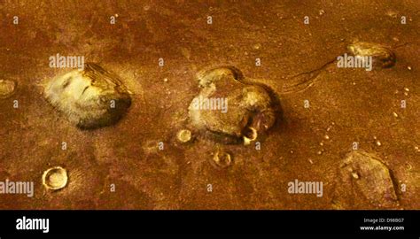 The Cydonia Region – The 'Face On Mars' view showing the so-called 'Face on Mars' - view from ...