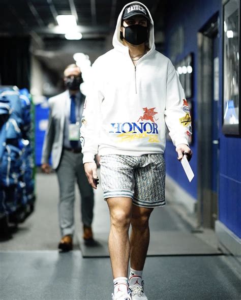 Auston Matthews 💙🥰💙😷🥰🤤 | Athletic fashion, Toronto maple leafs hockey ...