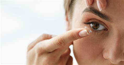 The Pros and Cons of Disposable Daily Contact Lenses