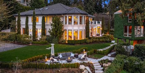 Russell Wilson House: The Bellevue Mansion - Urban Splatter