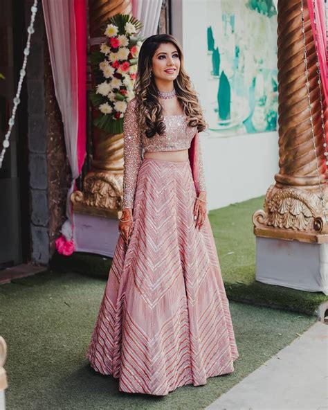 These pretty pink bridal lehengas have made us fall in love Indian Gowns Dresses, Party Wear ...
