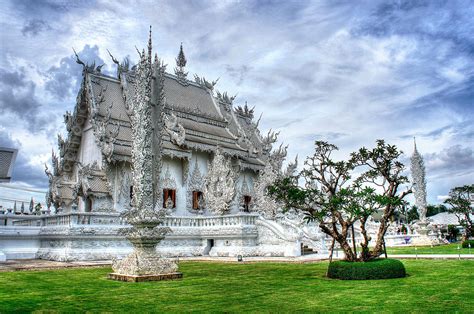 Wat Rong Khun – The White Temple in Thailand