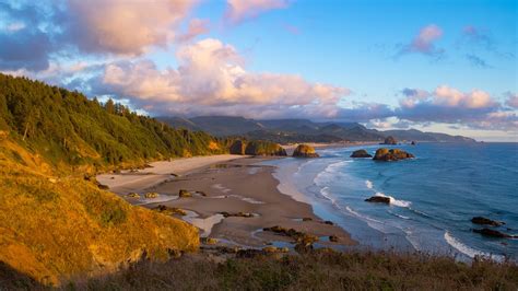 Crescent Beach in Ecola State Park, Oregon, USA | Windows 10 Spotlight Images