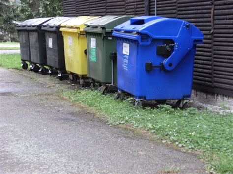 File:Sorted waste containers, České Budějovice.JPG - Wikimedia Commons